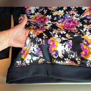 Burton Youth Sz XL Hoodie Black / Secret Garden Floral New Condition!